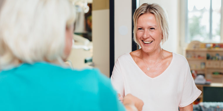 Empfang von Patientin